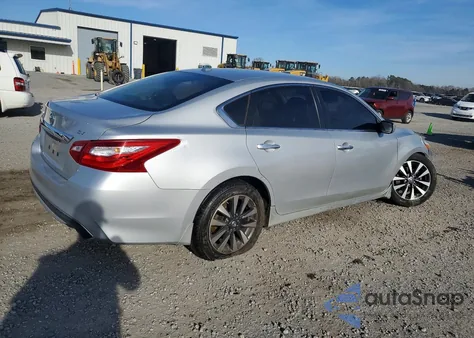 2017 Nissan Altima 2.5 z USA, uszkodzony, nr VIN 1N4AL3AP1HC137912